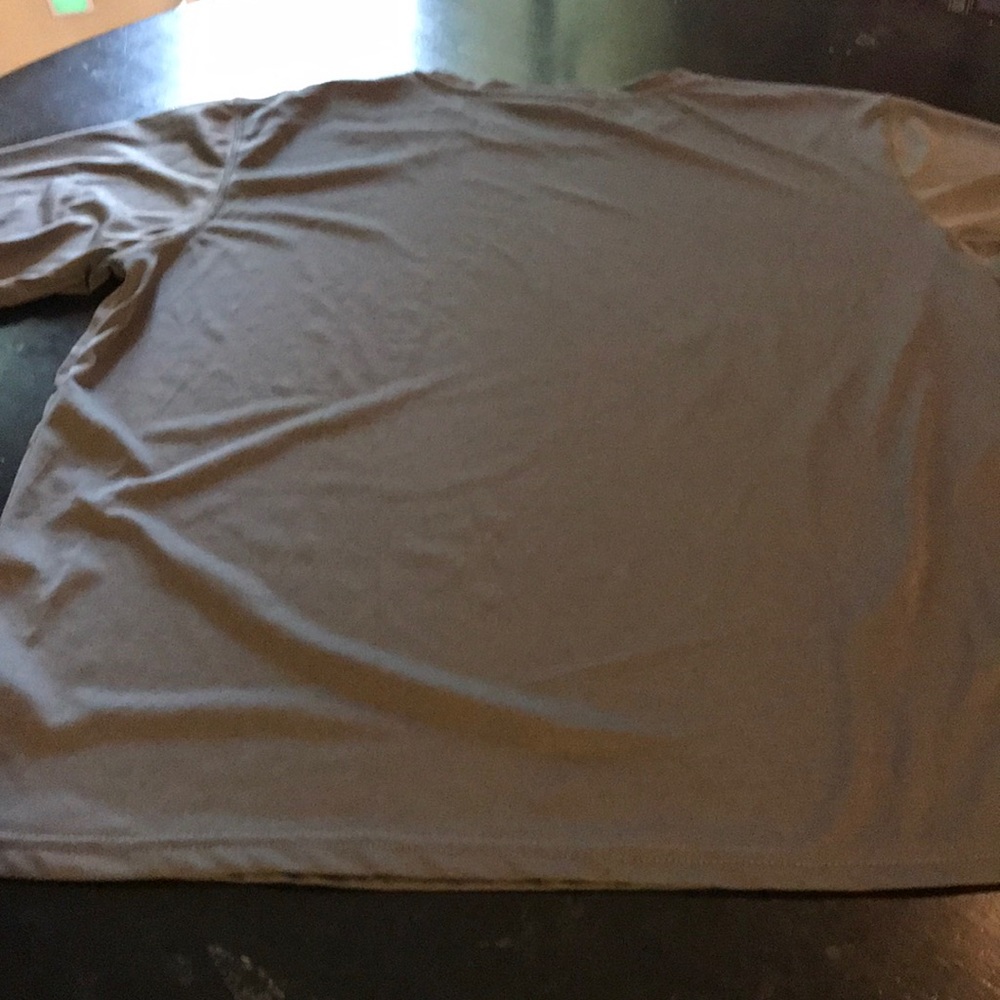 Two Like New Large Reebok Performance T Shirts 🌟 - Picture 6 of 8